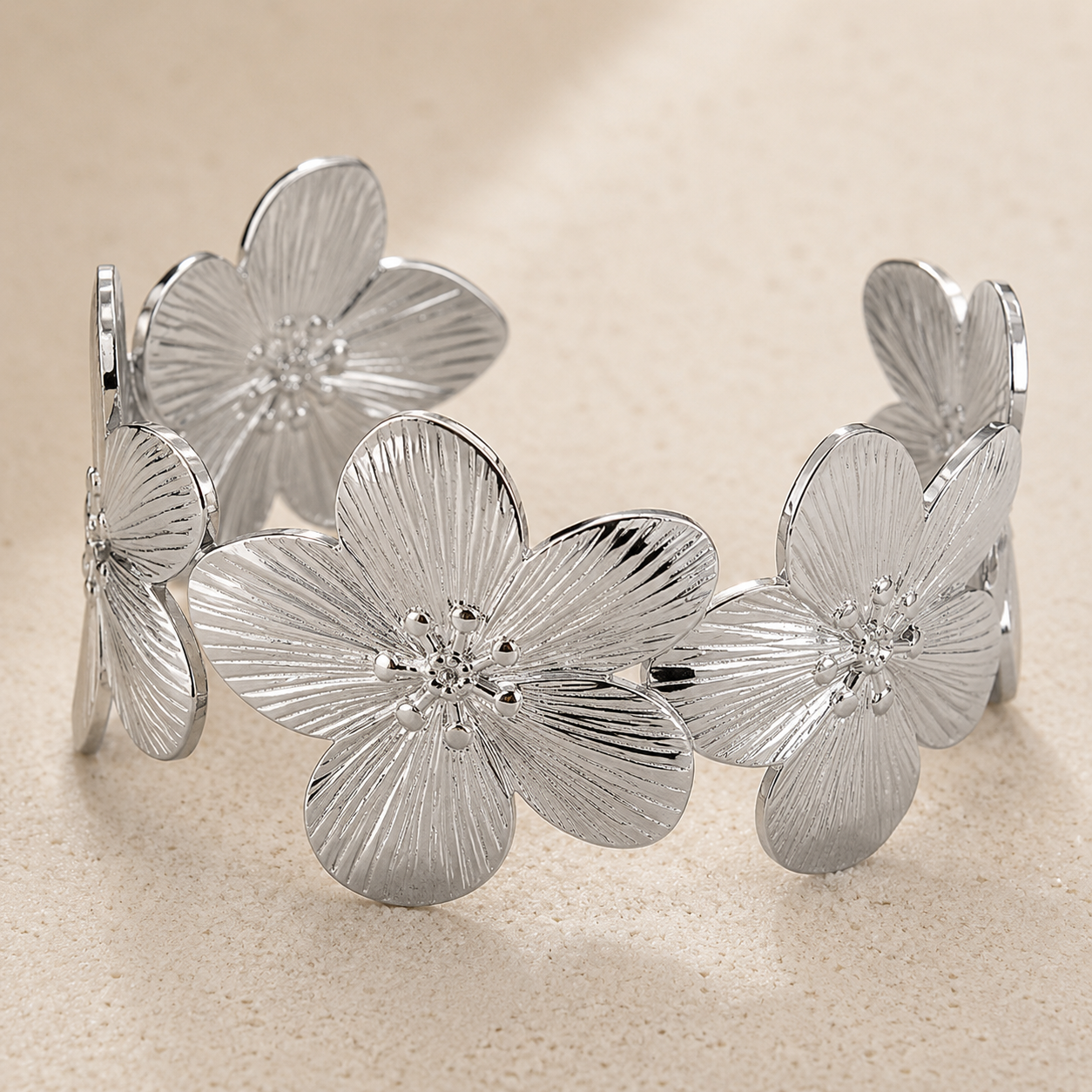 Elisa | Brazalete Floral de Acero Inoxidable
